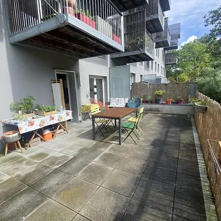 Spacious With Terrace And Garden Apartment Nantes